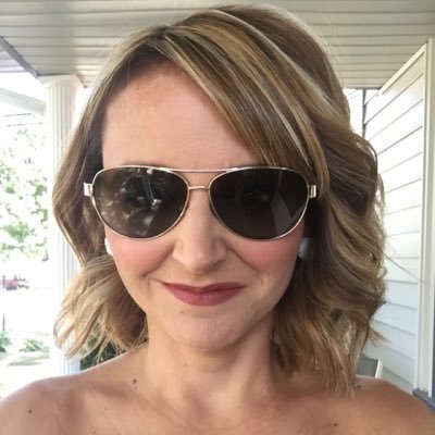 Profile Picture of Jennifer Bauer (@JenniferLBauer) on Twitter