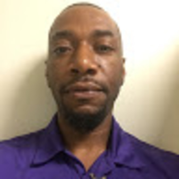 Profile Picture of John Bee (@johnbee477) on Poshmark