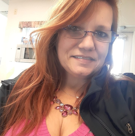 Profile Picture of Candy Franklin (@candyfrankli395) on Poshmark