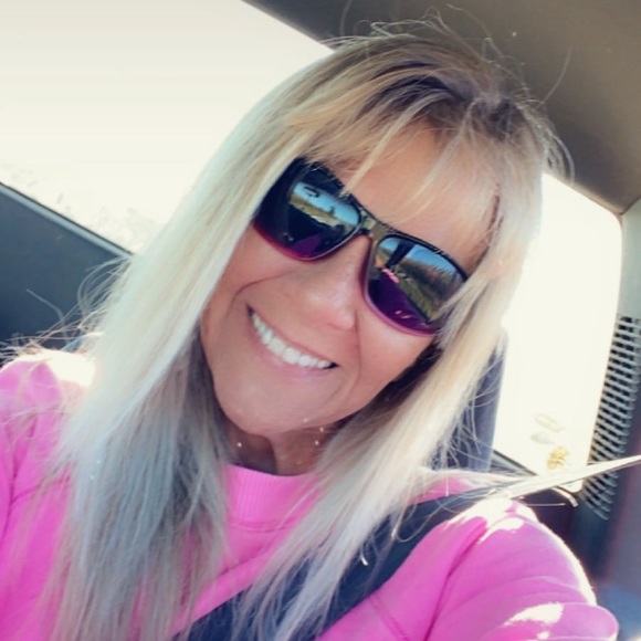 Profile Picture of Heather Hatton (@heatherhatton75) on Poshmark