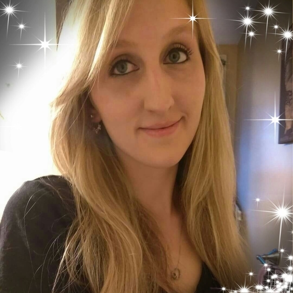 Profile Picture of Danielle Frenette (@danielle020590) on Poshmark