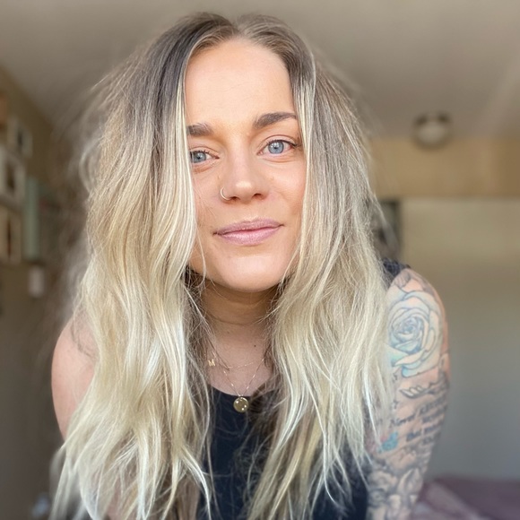 Profile Picture of Martina Simms (@martisimms) on Poshmark