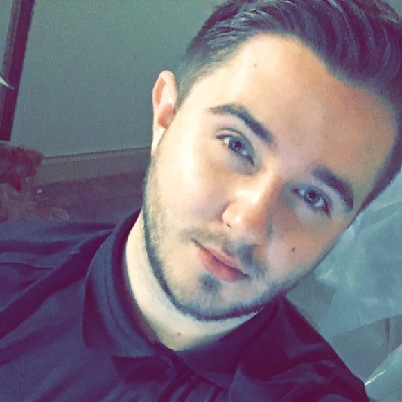 Profile Picture of Caisse Larimore (@caisselarimore) on Poshmark