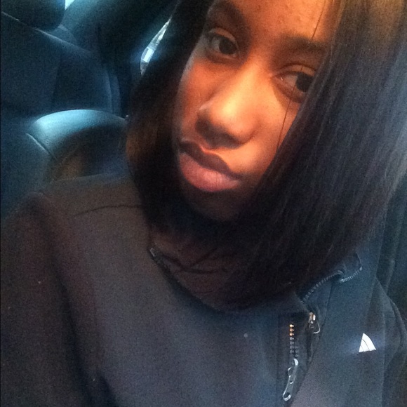 Profile Picture of Shelese Mcanuff (@lessui) on Poshmark