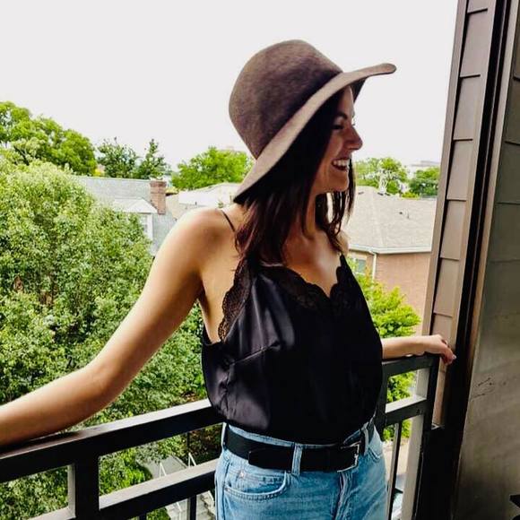 Profile Picture of Becky Hatala (@tuf18588) on Poshmark