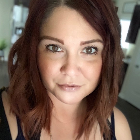 Profile Picture of Sarah Brewer (@sbrewer11) on Poshmark
