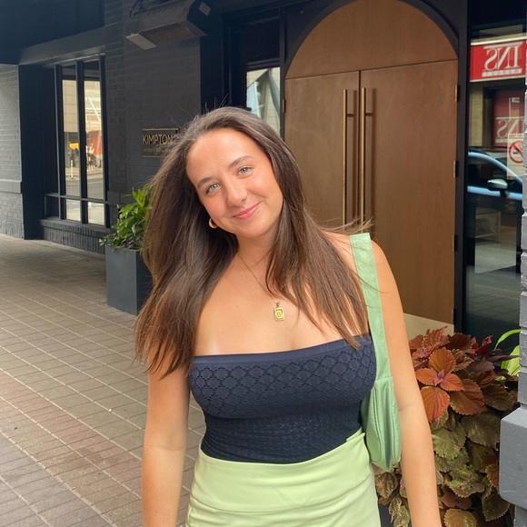 Profile Picture of Bianca Franco (@bfranco20) on Poshmark