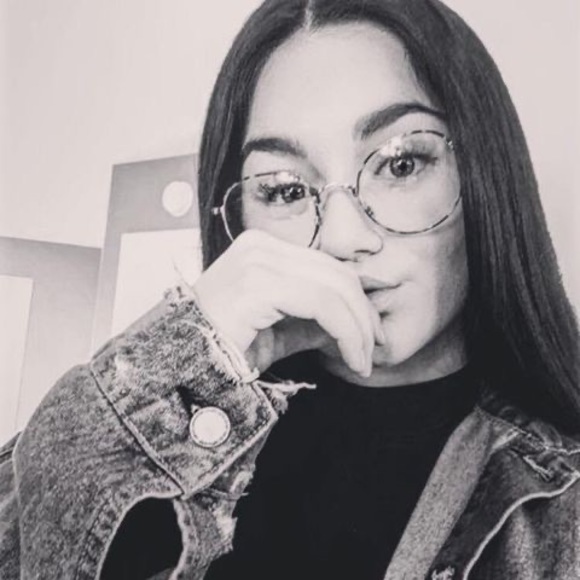 Profile Picture of Alexandra Brochu (@alexandrabro204) on Poshmark