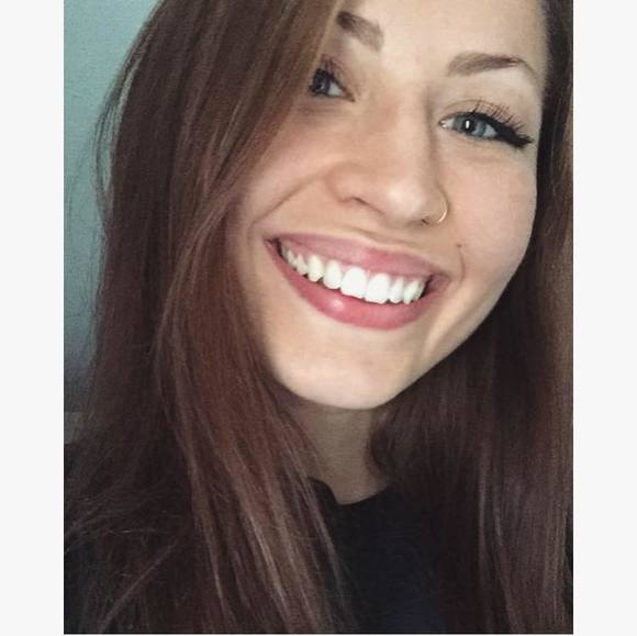 Profile Picture of Sarah Thursby (@sthursby) on Poshmark