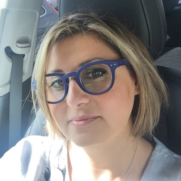 Profile Picture of Anahita Daftarian (@anahitad) on Poshmark