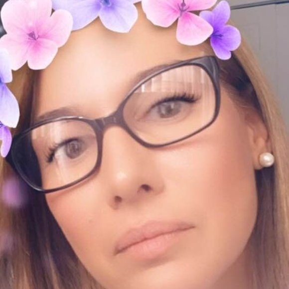 Profile Picture of Sandra Ponzoa (@sandraponzoa05) on Poshmark