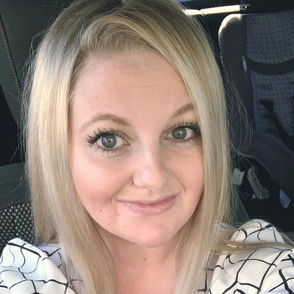 Profile Picture of Cheyene Fritzen (@ohmychey) on Poshmark