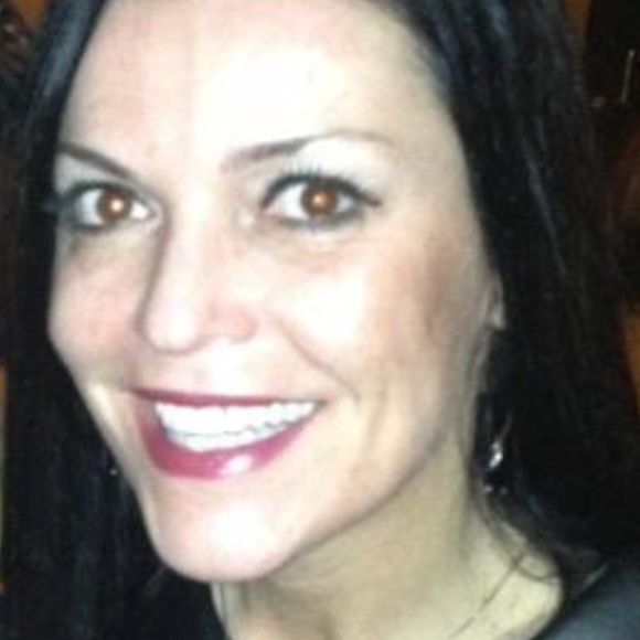 Profile Picture of Dorian Heschel (@dheschel) on Poshmark