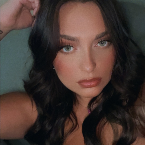 Profile Picture of Kamri Rotunda (@kamrirotunda) on Poshmark