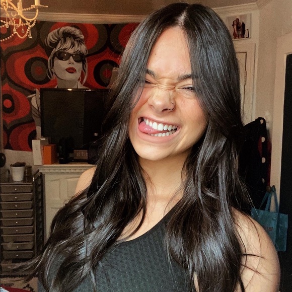 Profile Picture of Lottie Frazzitta (@lottiefrazzitta) on Poshmark