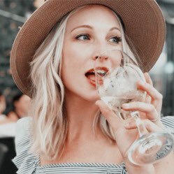 Profile Picture of Caroline Forbes (@ASymphonyOfSins) on Twitter