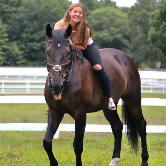 Profile Picture of Gianna Palombo (@gianna1588) on Poshmark