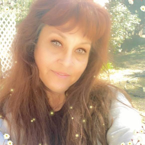 Profile Picture of Alice Holloway (@missalholloway) on Poshmark