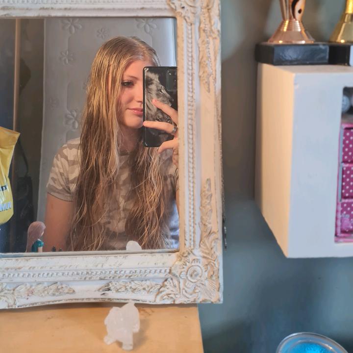 Profile Picture of elishauwert (@elishauwert) on Tiktok