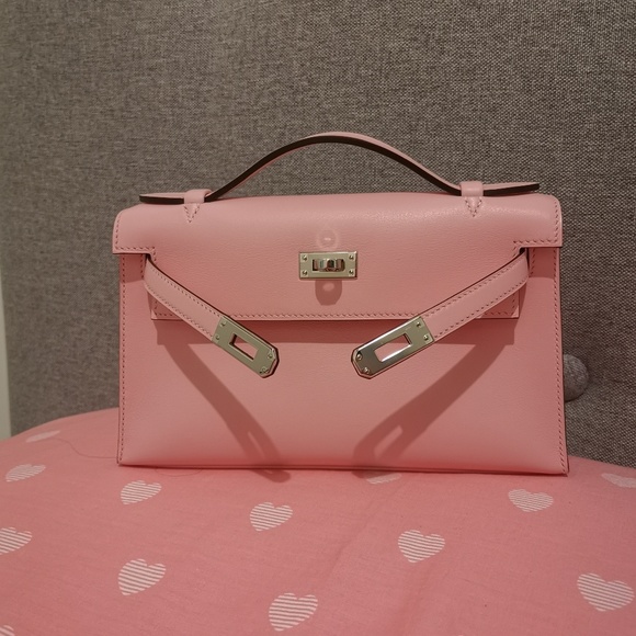 Profile Picture of Mengj Gao (@mengyou1023) on Poshmark