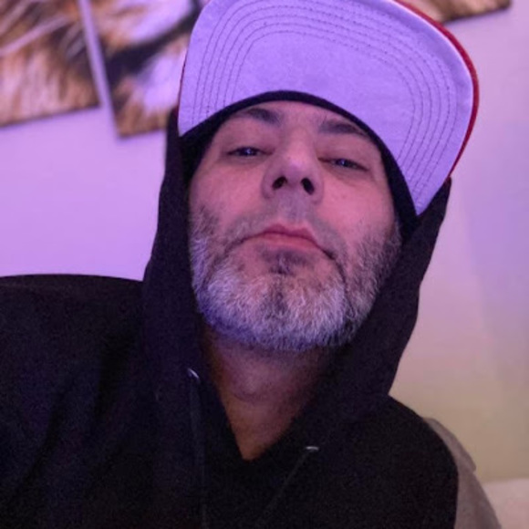 Profile Picture of Andy Kapps (@andykapps) on Poshmark