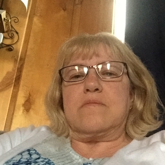 Profile Picture of Luann Marczak (@lukeya) on Poshmark