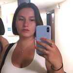 Profile Picture of lisette león (@__peachmoscato) on Instagram