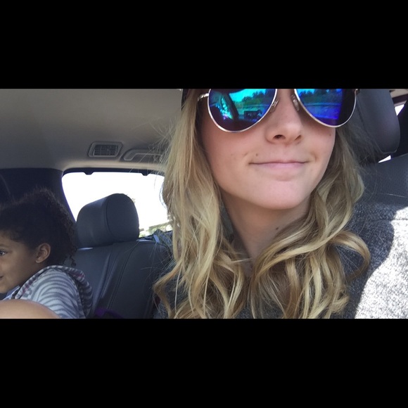 Profile Picture of Peyton Berry (@peypey626) on Poshmark