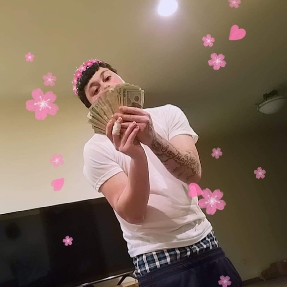 Profile Picture of Ivan Capetillo (@fuck956) on Poshmark