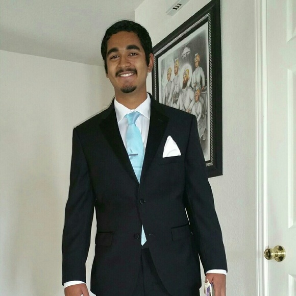 Profile Picture of Paul Singh (@paul1429) on Poshmark