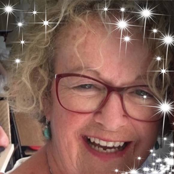 Profile Picture of Valerie Brimicombe (@valbrimicombe) on Poshmark