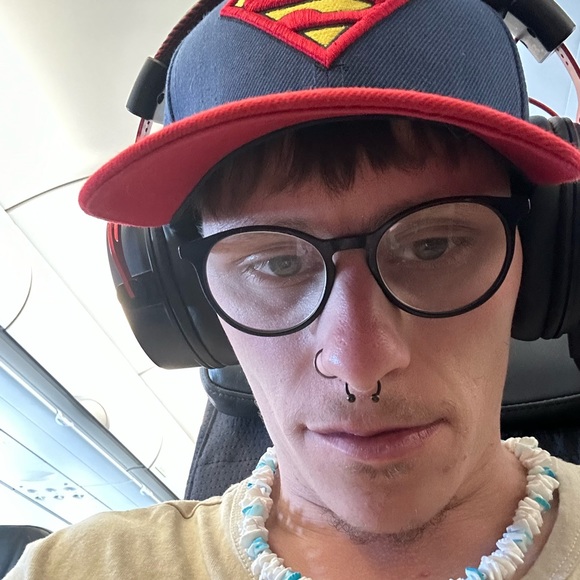 Maxime Leveillee - Poshmark Profile Picture of Maxime Leveillee (@maximeleveillee) on Poshmark