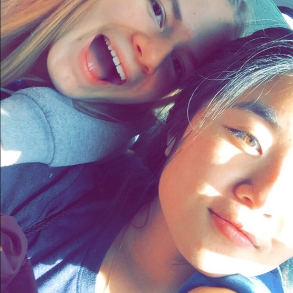 Profile Picture of Eunice Bae (@ebae1419) on Poshmark
