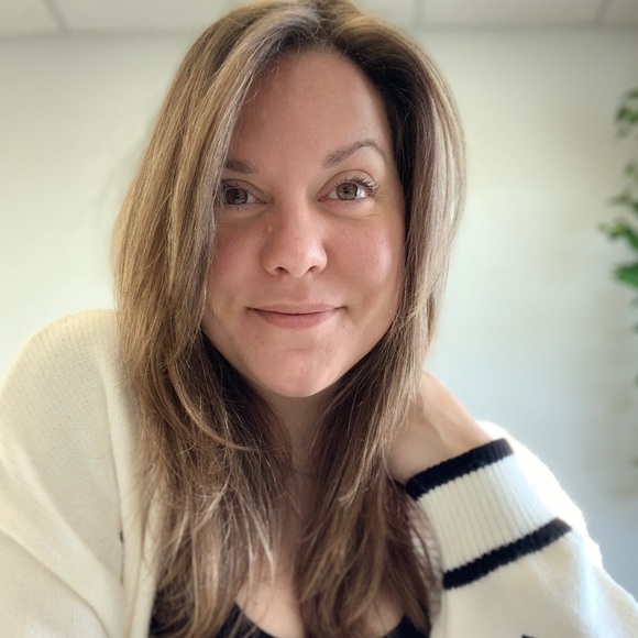 Profile Picture of Isabelle Poulin (@tira_k) on Poshmark