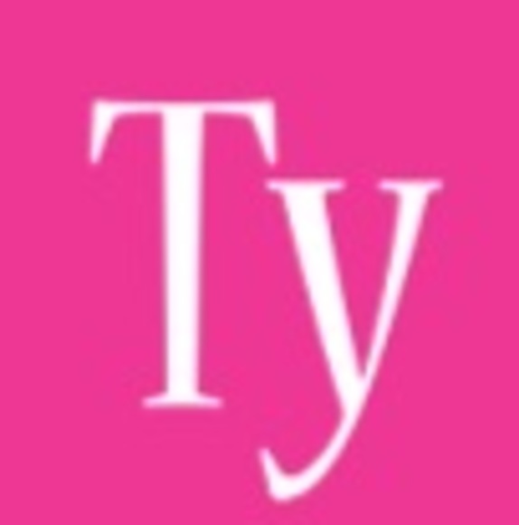 Profile Picture of Tisha Yoshimura (@tishayosh) on Poshmark