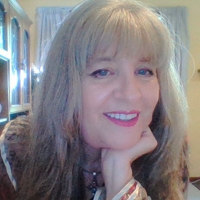 Profile Picture of Monica Tokarczyk (@monicapsychic) on Twitter
