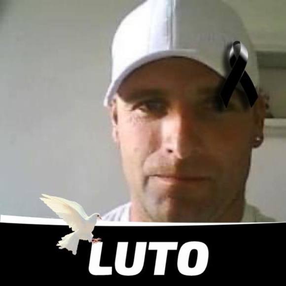 Profile Picture of Carlos Tavares (@carlos75tavares) on Poshmark