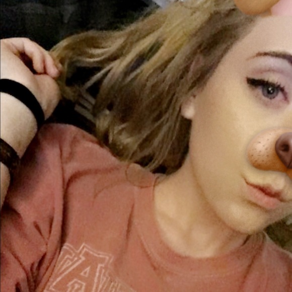 Profile Picture of Shelby Staley (@babyfreckles18) on Poshmark