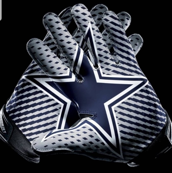 Profile Picture of Eugene De los santos (@nene24dls) on Poshmark