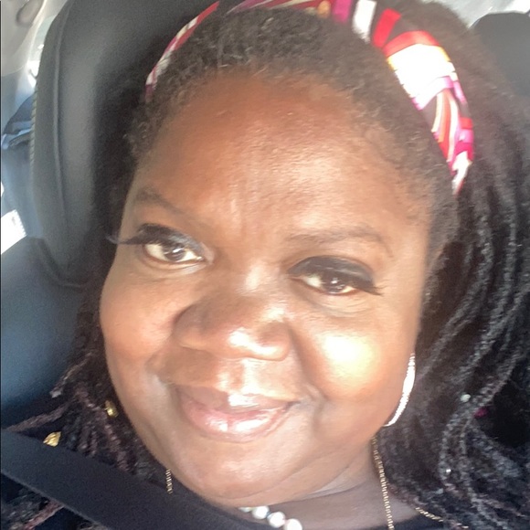 Profile Picture of Lashanda Nukunya (@lashandanukunya) on Poshmark