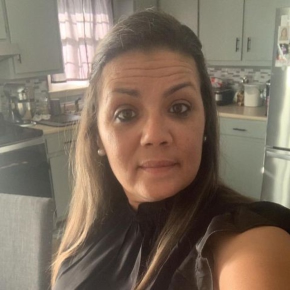 Profile Picture of Lori Revels (@llrevels) on Poshmark