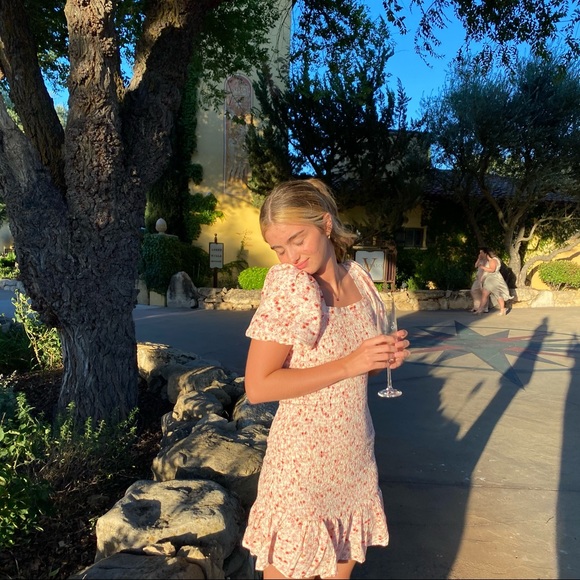 Olivia Oconnell - Poshmark Profile Picture of Olivia Oconnell (@oliviaoconnel) on Poshmark