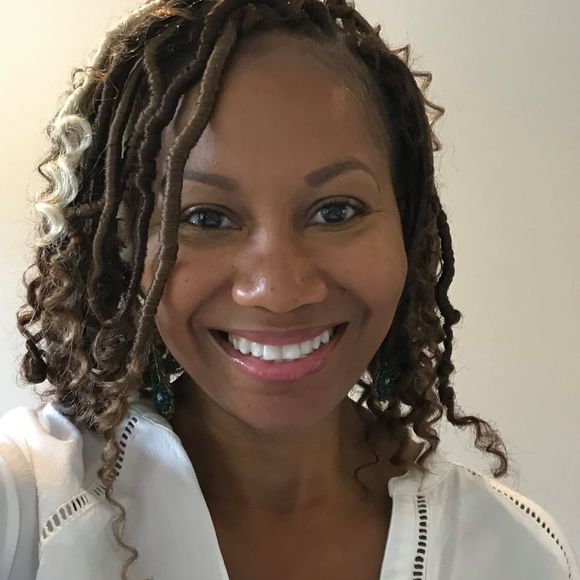 Profile Picture of Dawn Hazelton (@dlykia) on Poshmark