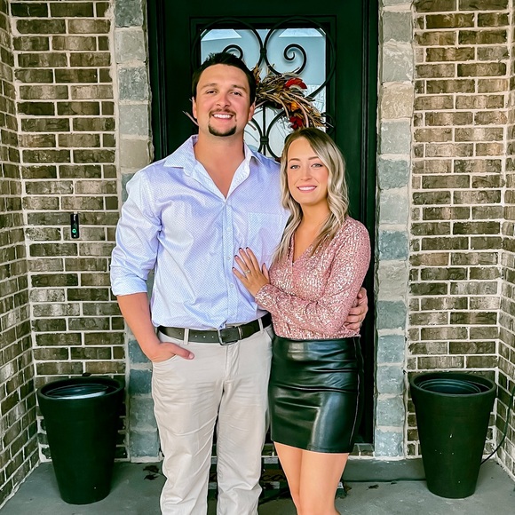 Profile Picture of Danielle Cary (@danielle_cary) on Poshmark