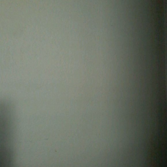 Profile Picture of Valeria Alvarez (@vale_7) on Poshmark