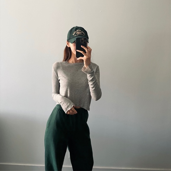 Profile Picture of Heejin Cho (@heejz) on Poshmark