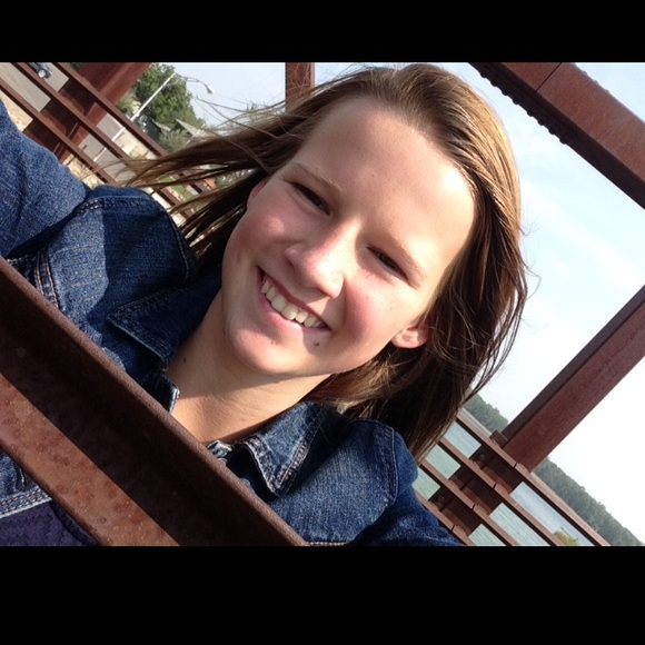 Profile Picture of Kodi Severyn (@kodi_severyn) on Poshmark