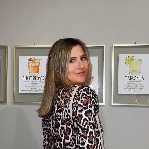 Profile Picture of Chloe Darsow (@chloe9333) on Poshmark