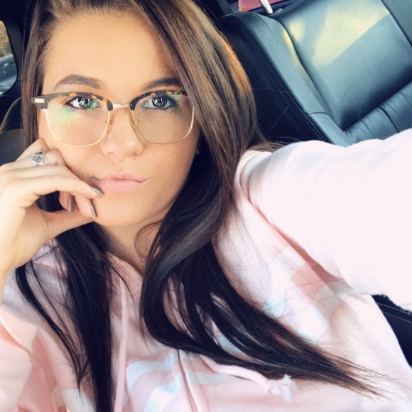 Profile Picture of Kylie Casey (@kyliecasey13) on Poshmark