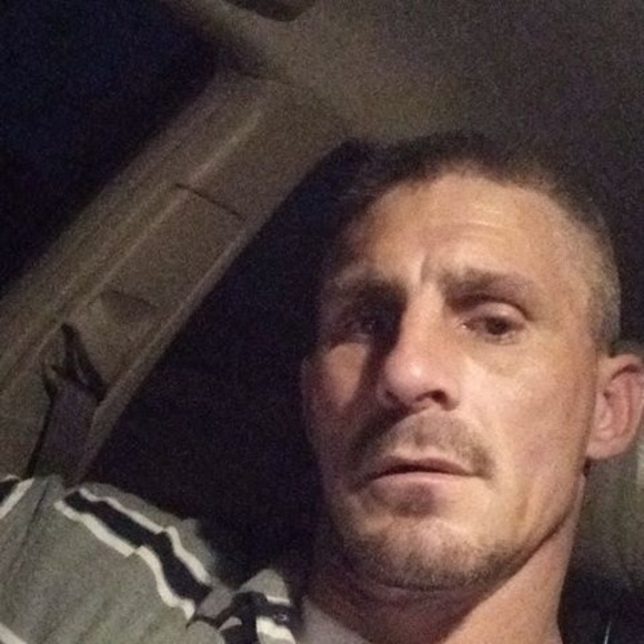 Profile Picture of Charles Mathis (@elvinmathis79) on Poshmark